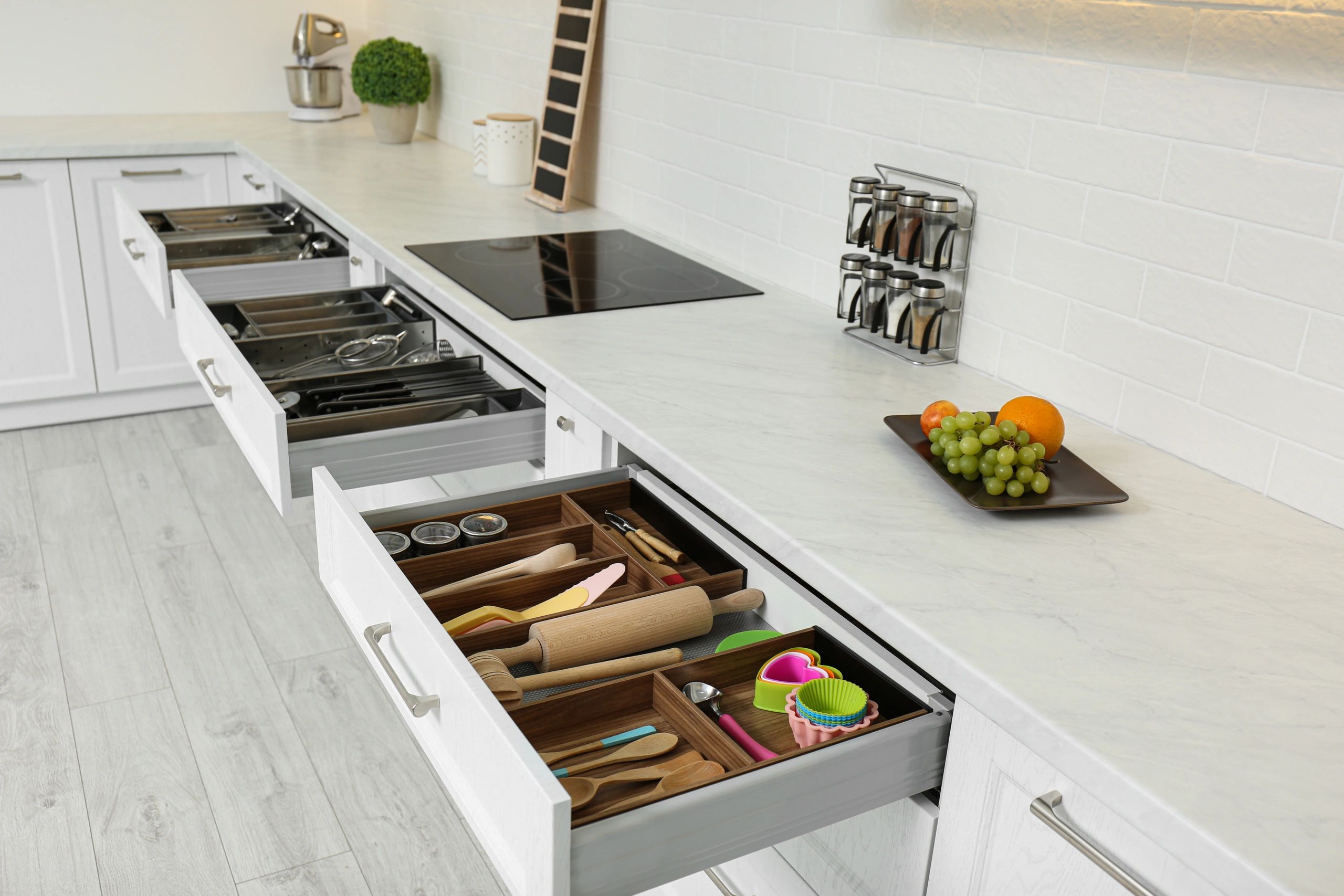 minimalist kitchen counter